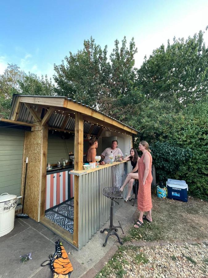 Secret Garden Glamping Hotell Lymington Eksteriør bilde